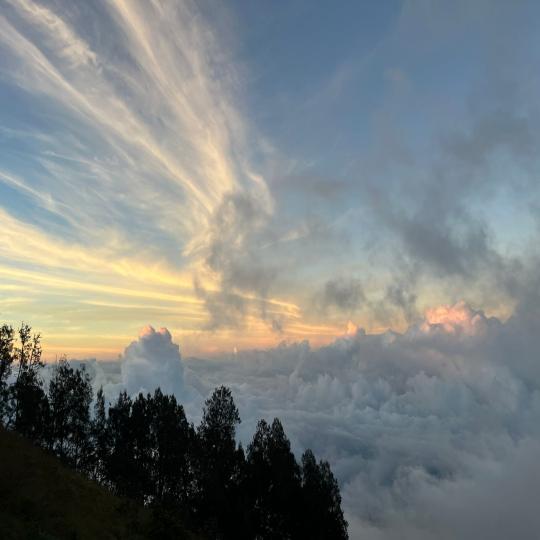 4D-3N Mount Rinjani Summit Trek