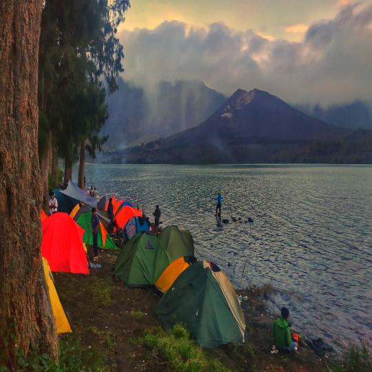 Mount Rinjani Trekking 3D/2N Sembalun to Torean