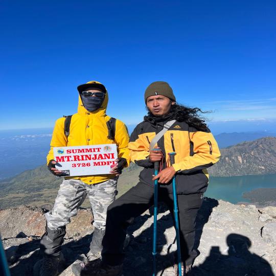 Mount Rinjani Trekking 3D/2N Sembalun to Torean