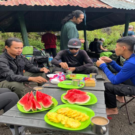 Mount Rinjani Trekking 3D/2N Sembalun to Torean