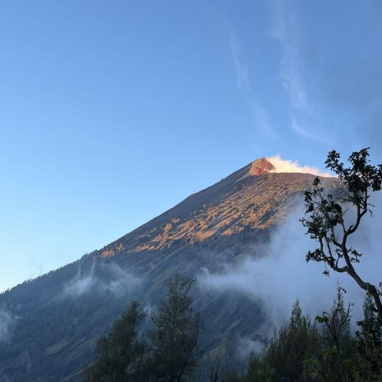 2 Days Summit Rinjani Trek via Sembalun Route